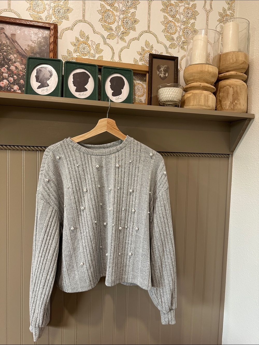 Women’s Gray Pearl-Accent Ribbed Sweater